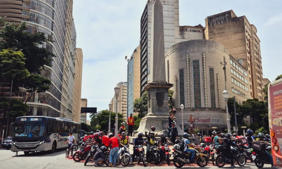 Os manifestantes se concentraram na Praça Sete -  (crédito: Jair Amaral  / EM / D.A Press)