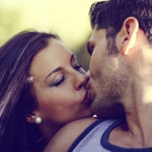 O que a ciência revela sobre os efeitos do beijo para o  cérebro  - Freepik