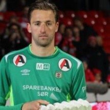 Melhor jogador em partida, atleta recebe ovos como prêmio - No Ataque Internacional