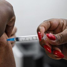 Primeiro dia de campanha de vacinação contra gripe tem baixa adesão - Leandro Couri/E.M./D.A. Press