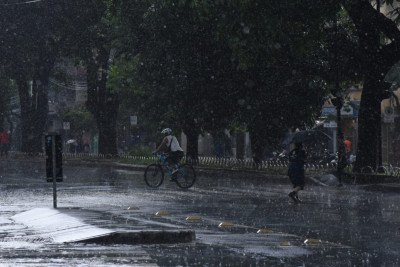 Diante a possibilidade de pancadas de chuva Defesa Civil recomenda que população evite áreas de inundação -  (crédito: Gladyston Rodrigues / EM / D.A Press)
