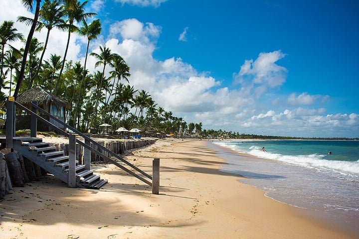 A Praia de Maracaípe fica localizada no município de Ipojuca, em Pernambuco, a cerca de 6 km de Porto de Galinhas.