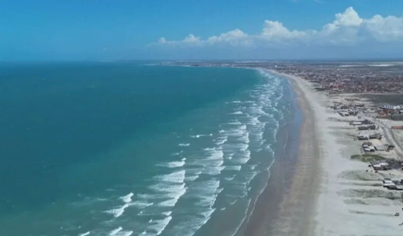 Elas chegam ao litoral da Bahia ao sul de Alagoas, mas também frequentam o Piauí. Embora tenha apenas 66 km, o Piauí atrai uma multidão de tartarugas gêmeas que chegam para a desova.-Reprodução Tv Globo