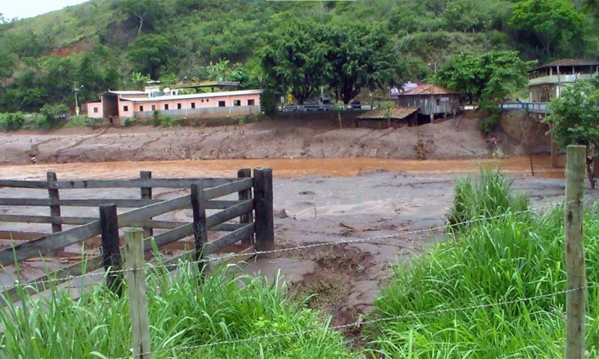 Lama chegou a Barra Longa por meio da calha do Rio do carmo depois de atravessar Mariana pelo Rio Gualaxo do Norte