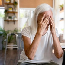 Além do tremor: o que ninguém fala sobre o Parkinson - FreePik