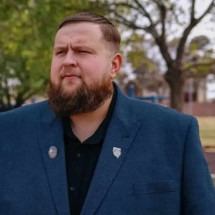 Homem estuprado pela mãe suspeita ser pai do próprio irmão - Las Vegas Review Journal