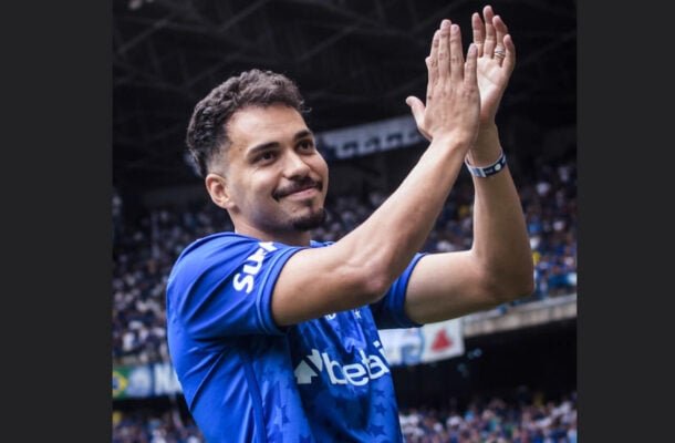 EDUARDO - Entrou na vaga de Wanderson aos 20 minutos da etapa final e até que construiu duas jogadas, mas logo caiu na mesmice como todo o time cruzeirense. NOTA 5,0. Foto: Gustavo Aleixo/Cruzeiro