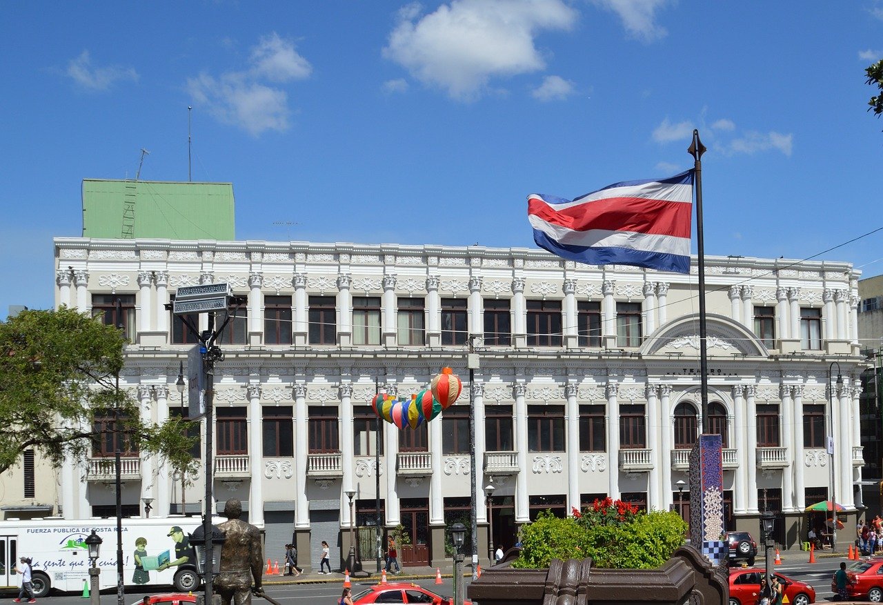 Costa Rica- 5,1 milhões de habitantes/ Capital: São José / Imposto sobre consumo: 13%