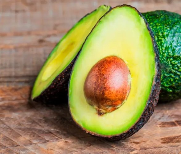 Saiba por que o cultivo de abacate virou vilão do meio ambiente