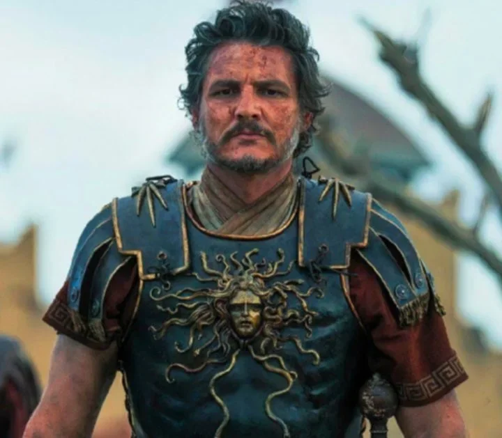 Pedro Pascal tem vivido seu auge em Hollywood. Em 2024, o ator estrelou "Gladiador 2", ao lado de nomes como Paul Mescal e Denzel Washington.