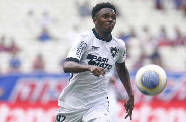 JEFFINHO - Pouco objetivo, não conseguiu levar nennhum perigo à defesa dos chilenos - NOTA: 3,5 - Foto: Vitor Silva/Botafogo