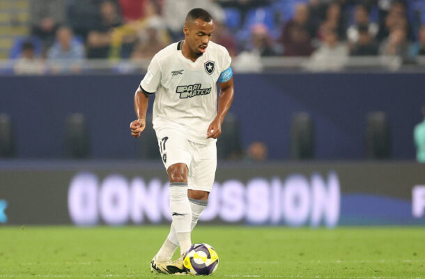 FREITAS - Discreto e burocrático pelo segundo jogo consecutivo. Não encostou na frente e marcou mal. Ficou, também, meio sem função na cancha. Saiu, assim, para a entrada de Allan - NOTA: 3,0 - Foto: Vitor Silva/Botafogo