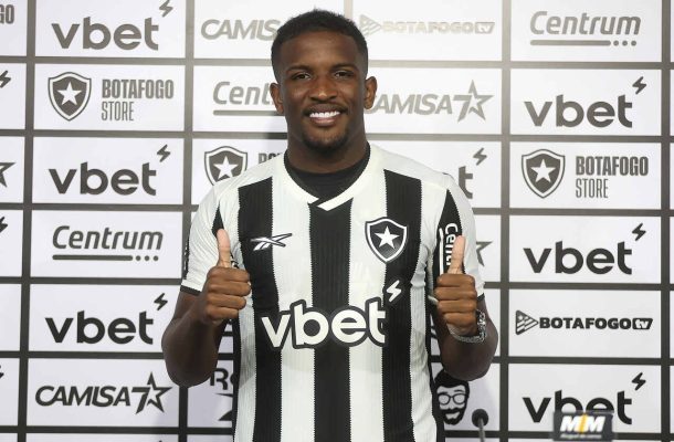 ELIAS - Tentou fazer o pivô e se enrolou. Não arrumou nada - NOTA: 3,0 - Foto: Vitor Silva/Botafogo
