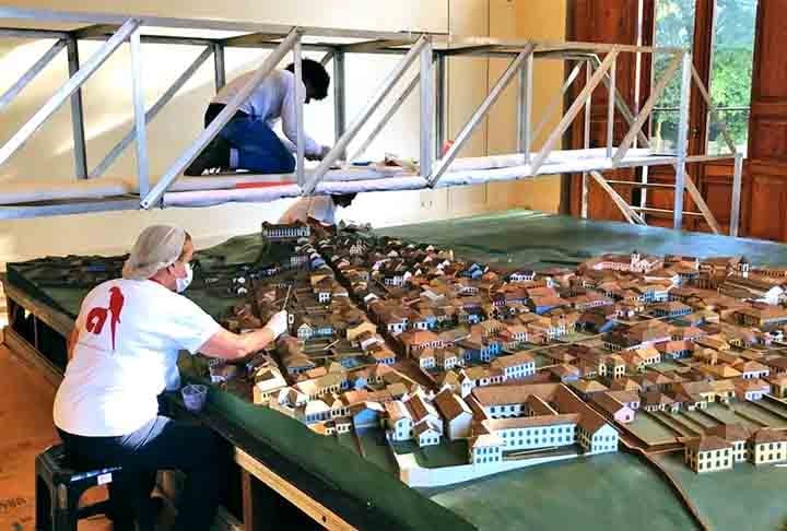 Em 2022, a maquete em gesso passou por uma minuciosa restauração. O modelo da São Paulo no século 19 exibe alguns prédios que ainda existem na cidade, como o Mosteiro de São Bento. 
