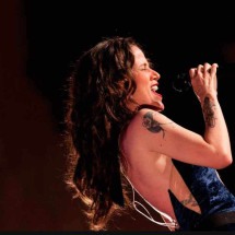 Ana Cañas volta a exercitar o lado compositora em "Vida real" - Sâmara Oliveira/Divulgação