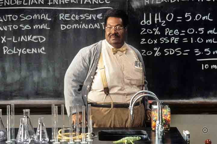 Em 1996, o ator protagonizou mais um filme importante de sua galeria, “O Professor Aloprado”. 


