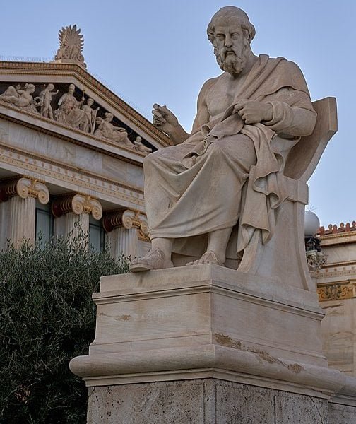 Uma teoria anterior apontava que o filósofo havia sido escravizado apenas em 387 a.C., enquanto ele permaneceu na corte de Dionísio 1º na Sicília.