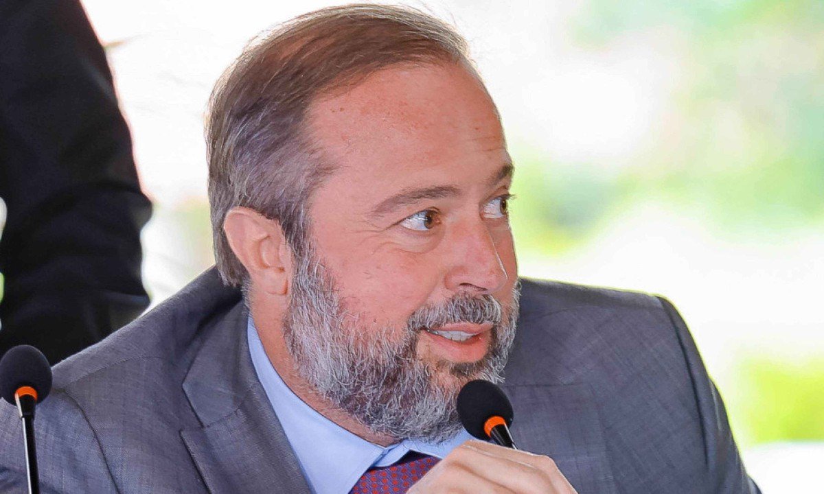 Alexandre Silveira acredita que decisão da Opep se refletirá no preço da gasolina -  (crédito:  Ricardo Stuckert / PR)