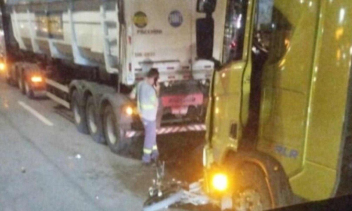 Tr&acirc;nsito estava congestionado no trecho devido a um acidente na BR-381 -  (crédito: Reprodu&ccedil;&atilde;o/Redes sociais)