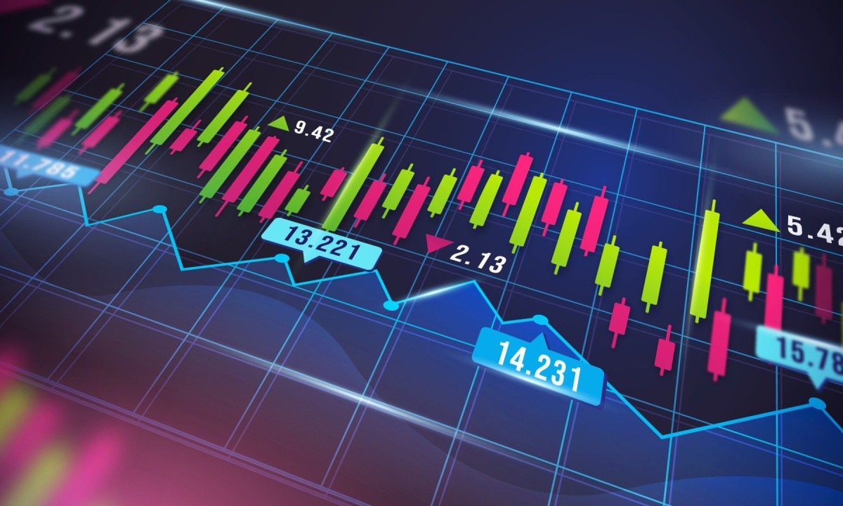 Copom eleva Selic a 14,25% ao ano e prevê nova alta em maio -  (crédito: DINO)
