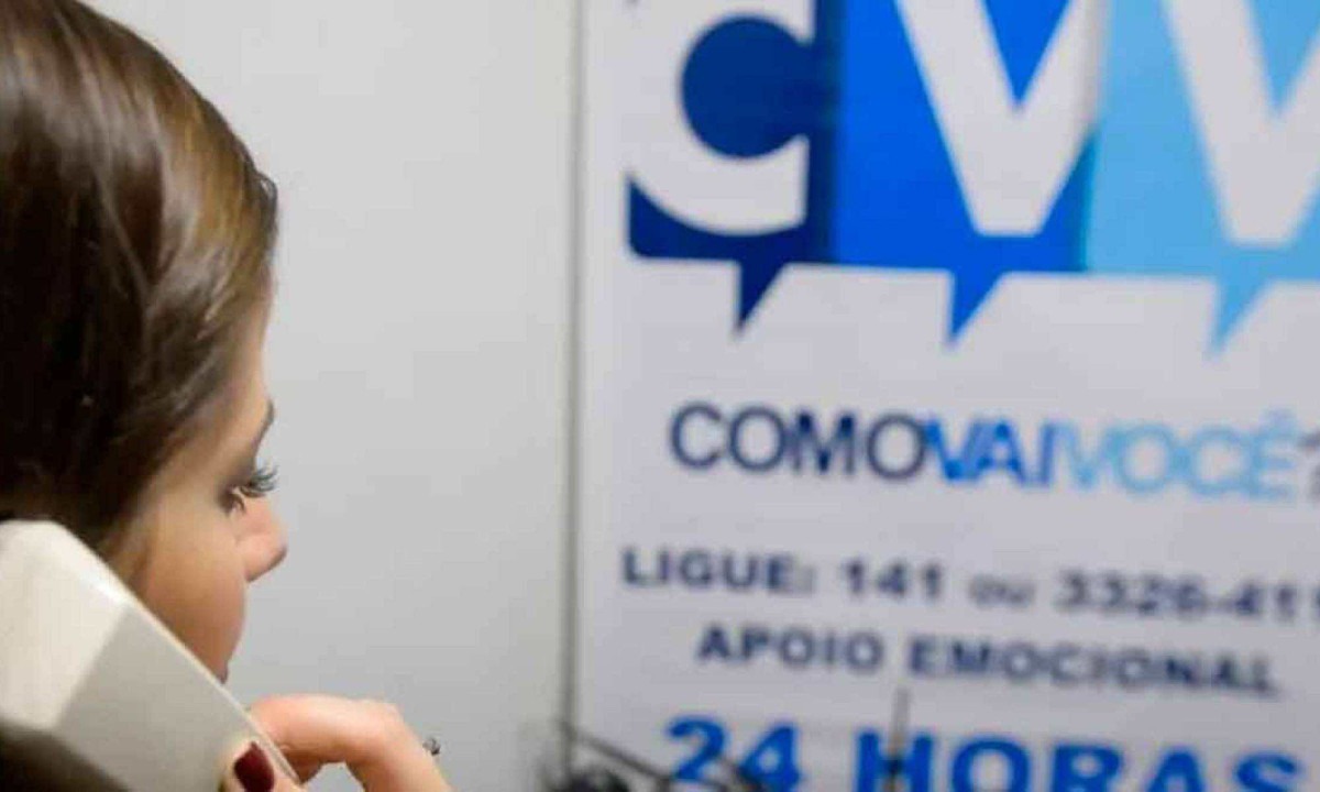 Voluntários do Centro de Valorização da Vida (CVV) acolhem, por meio do diálogo, pessoas que pensam em se suicidar - (crédito: CVV/divulgação) Voluntários do Centro de Valorização da Vida (CVV) acolhem, por meio do diálogo, pessoas que pensam em se suicidar - (crédito: CVV/divulgação)