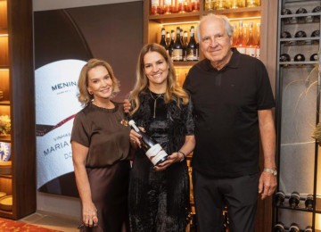  Beatriz, Maria Fernanda e Rubens Menin no jantar de lançamento do vinho Maria Fernanda -  (crédito: Victor Schwaner/Divulgação)