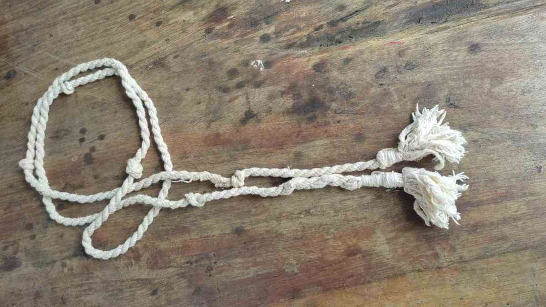 Feito em algodão em um ritual na Sexta-Feira da Paixão, cordão é objeto de devoção e purificação no histórico quilombo, na cidade de São Francisco
-Quilombo Pena Branca/Divulgação