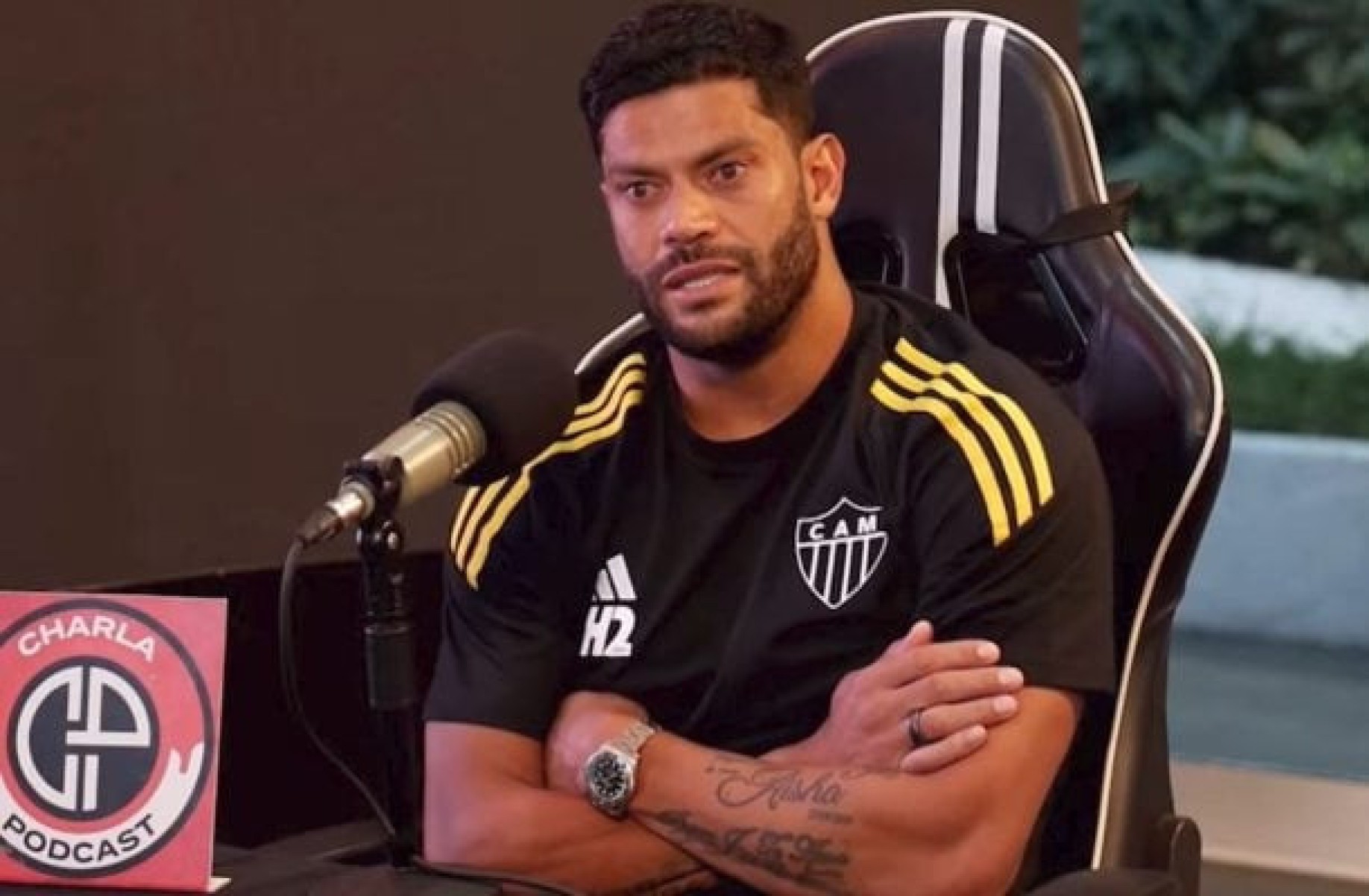 Hulk, do Atlético, chora ao lembrar doença de pai: ‘Quase morrendo’