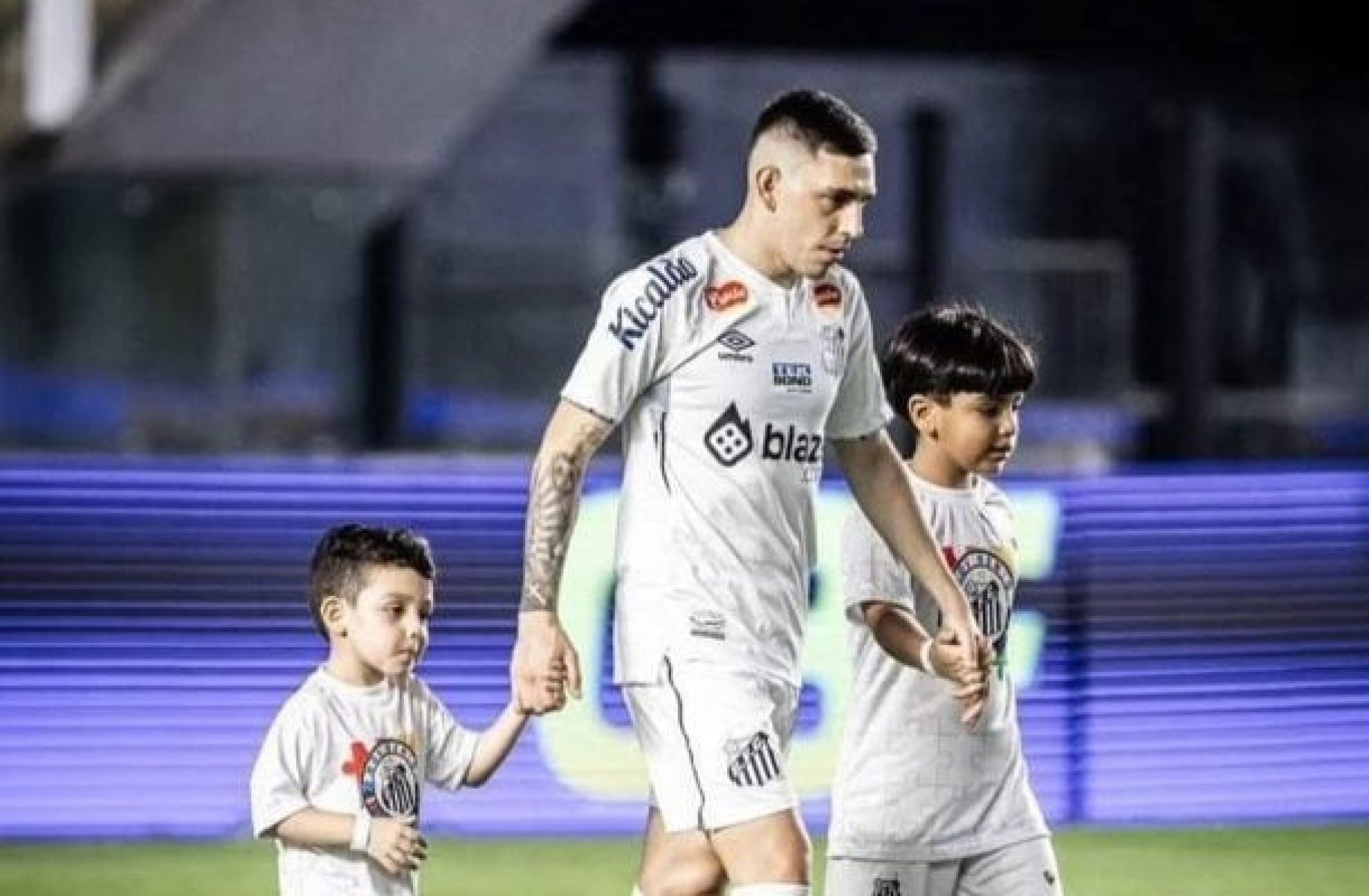 Santos promove ação na Vila Belmiro com crianças autistas
