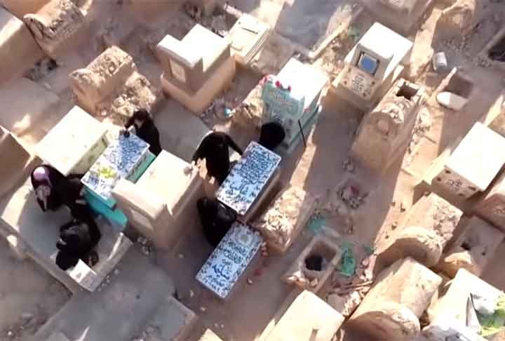 Um homem que viajou 180 km de Bagdá, compartilha seus sentimentos: "Estou triste, é claro. Mas também estou feliz. Sei que, quando chegar o Dia do Juízo, meu pai estará com o Imam Ali."