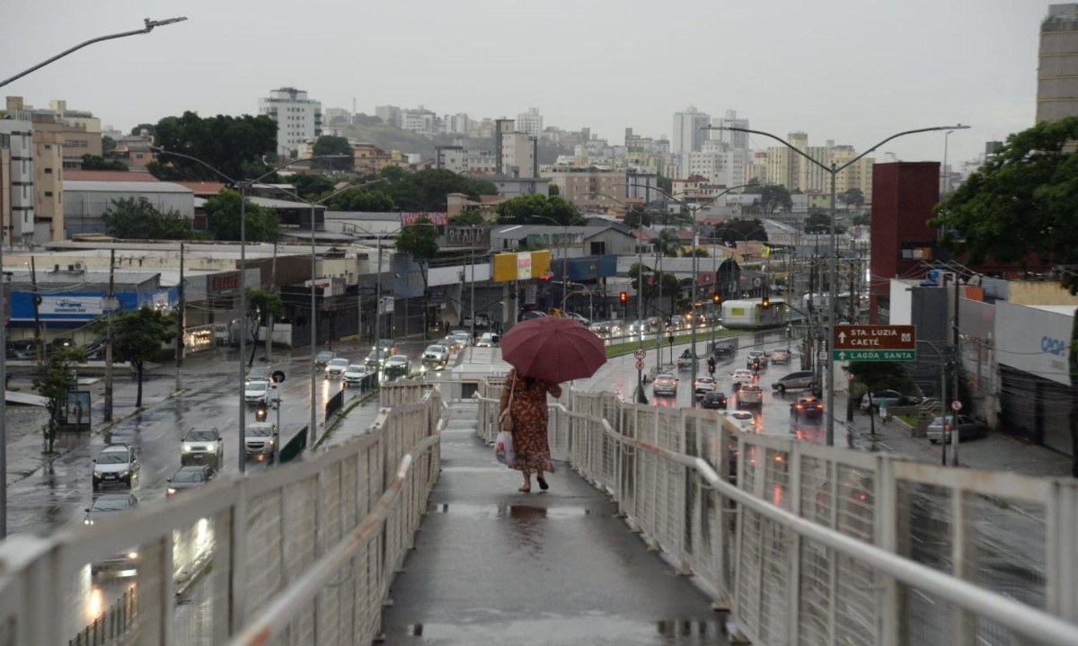 Inmet emite alerta de perigo potencial de chuva intensa para BH e outras 586 cidades mineiras -  (crédito: T&uacute;lio Santos/EM/D.A Press)