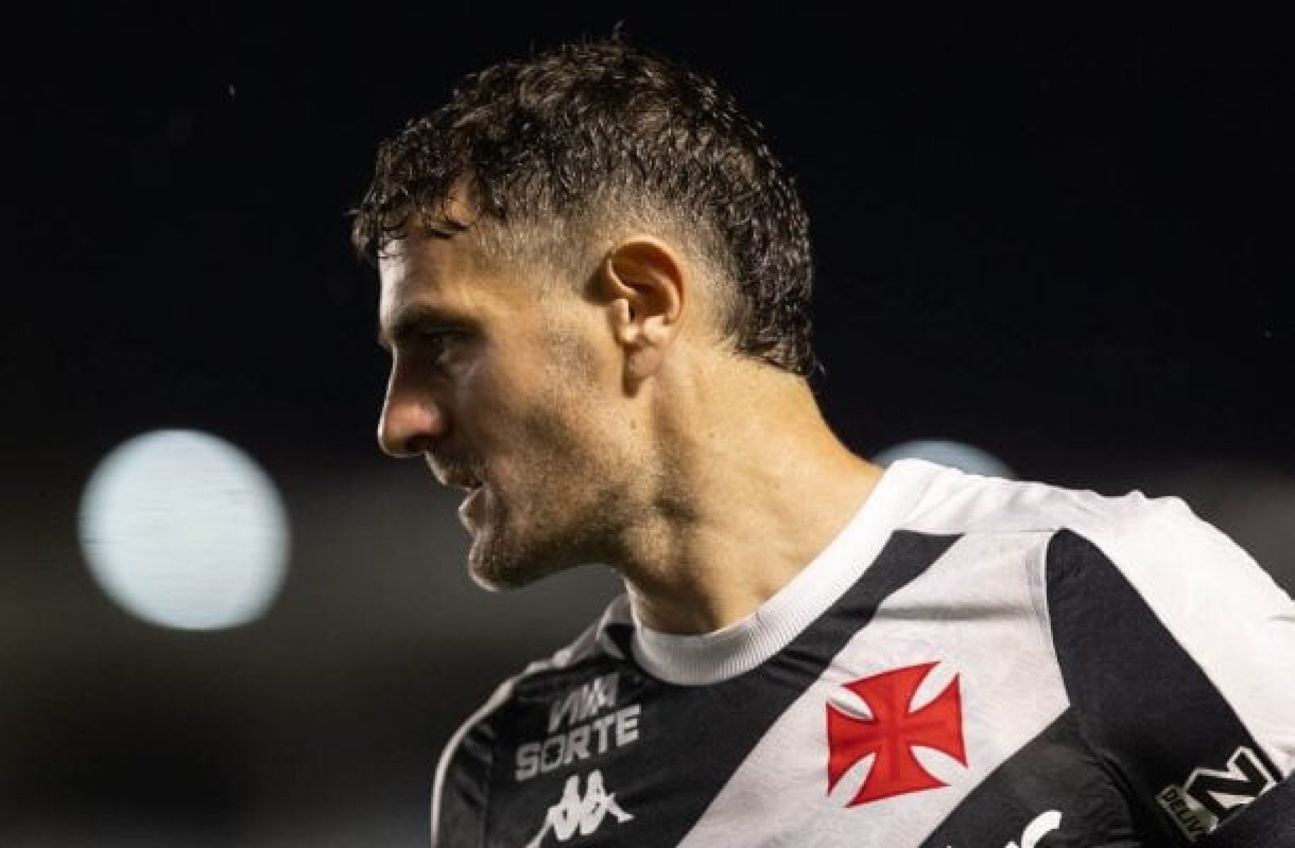 Vegetti desabafa após tropeço do Vasco: ‘Muitos erros infantis’