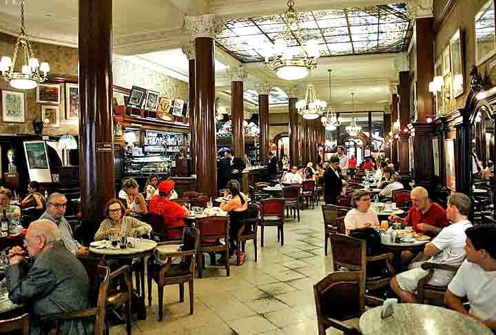 9º lugar: Café Tortoni, em  Buenos Aires, na Argentina - Chocolate com churros. 