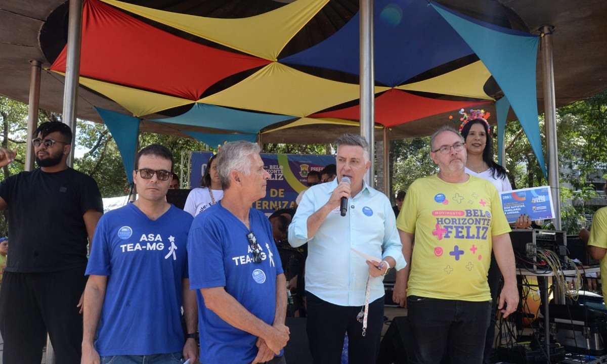 Prefeito Álvaro Damião em discurso exalta a inclusão dos portadores do transtorno do espectro autista (TEA) -  (crédito: Túlio Santos/EM/D.A.Press)