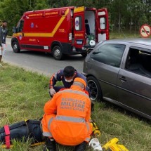 MG: motociclista morre em acidente e ocupantes de carro ficam feridos - CBMMG