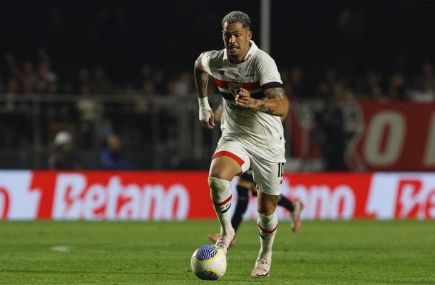 LUCIANO  - Taticamente fez um bom jogo segurando os volantes do  São Paulo, notadamente Alan Franco. Contudo, quando teve a bola, foi mal, inclusive atrapalhando algumas jogadas de Ferreirinha. Saiu aos 25 da etapa final para a entrada de Alves. NOTA 5,0.Foto: Rubens Chiri