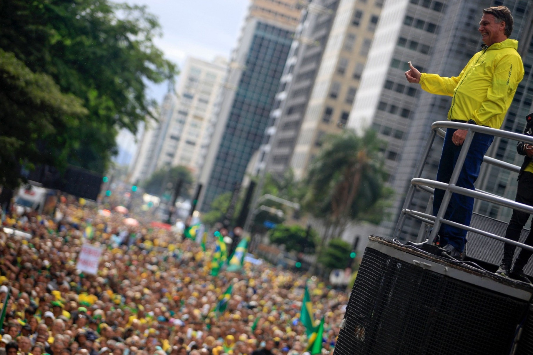 Ex-presidente Jair Bolsonaro organiza ato em favor da anistia para pessoas que pediram golpe de Estado, destruíram prédios na Praça dos Três Poderes e agrediram oficiais-Miguel SCHINCARIOL / AFP