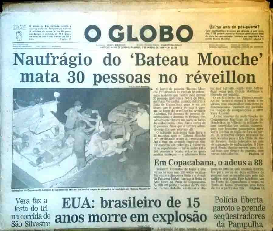 O barco, que conduzia 142 passageiros, afundou às 23h50, pouco depois de deixar a Baía de Guanabara. 
