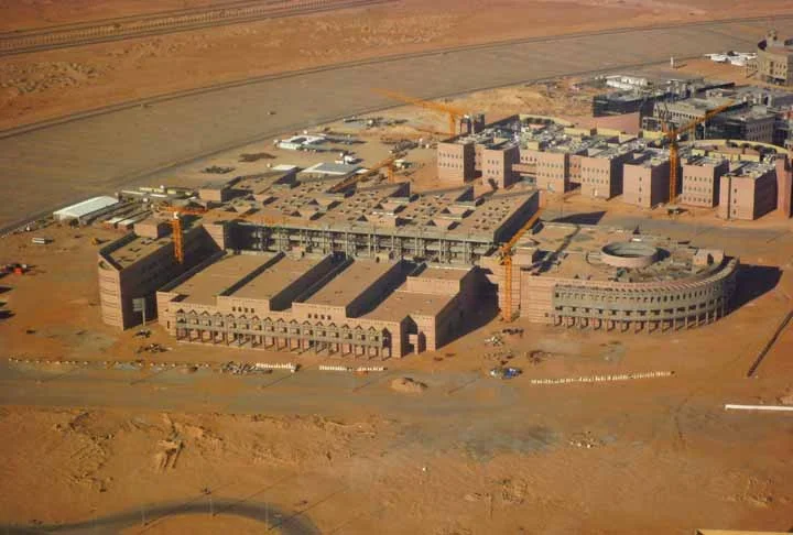 Algumas cidades da Líbia só se tornaram viáveis graças aos “círculos da vida”. 