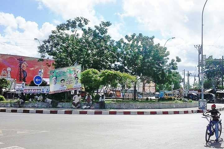 Essa configuração territorial criou desafios políticos e culturais, pois enquanto a população do Paquistão Ocidental era majoritariamente falante de urdu, no Paquistão do Leste predominava o bengali.