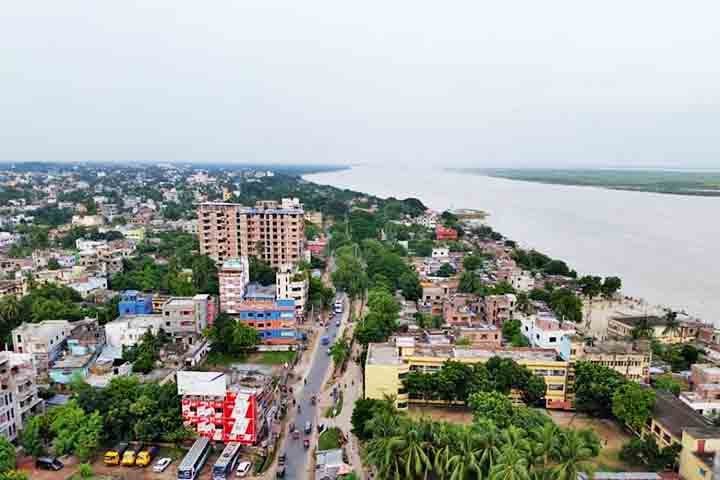 As eleições de 1970 no Paquistão deram a vitória ao partido Liga Popular de Bangladesh, liderado por Sheikh Mujibur Rahman, no Paquistão do Leste. No entanto, o governo paquistanês se recusou a aceitar o resultado. 