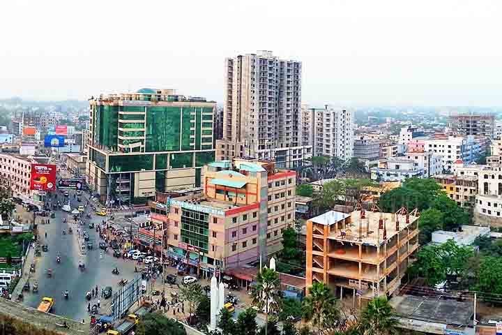Pouco antes de ser preso, Mujibur Rahman declarou a independência de Bangladesh em 26 de março de 1971. O conflito se intensificou e, ao longo de nove meses, resultou em milhões de mortos e milhões de refugiados fugindo para a Índia.
