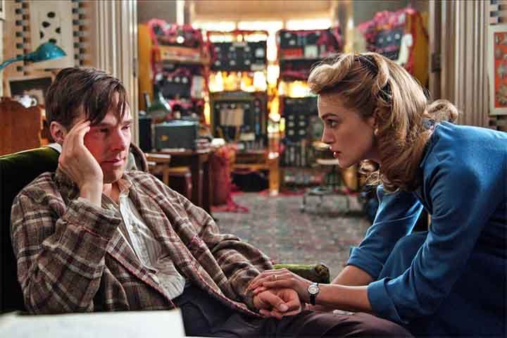 Em 2014, Keira Knightley brilhou em "O Jogo da Imitação", interpretando Joan Clarke, uma matemática brilhante que trabalhou ao lado de Alan Turing na decodificação do código Enigma durante a Segunda Guerra Mundial. O filme foi um enorme sucesso e rendeu a ela uma indicação ao Oscar de Melhor Atriz Coadjuvante.