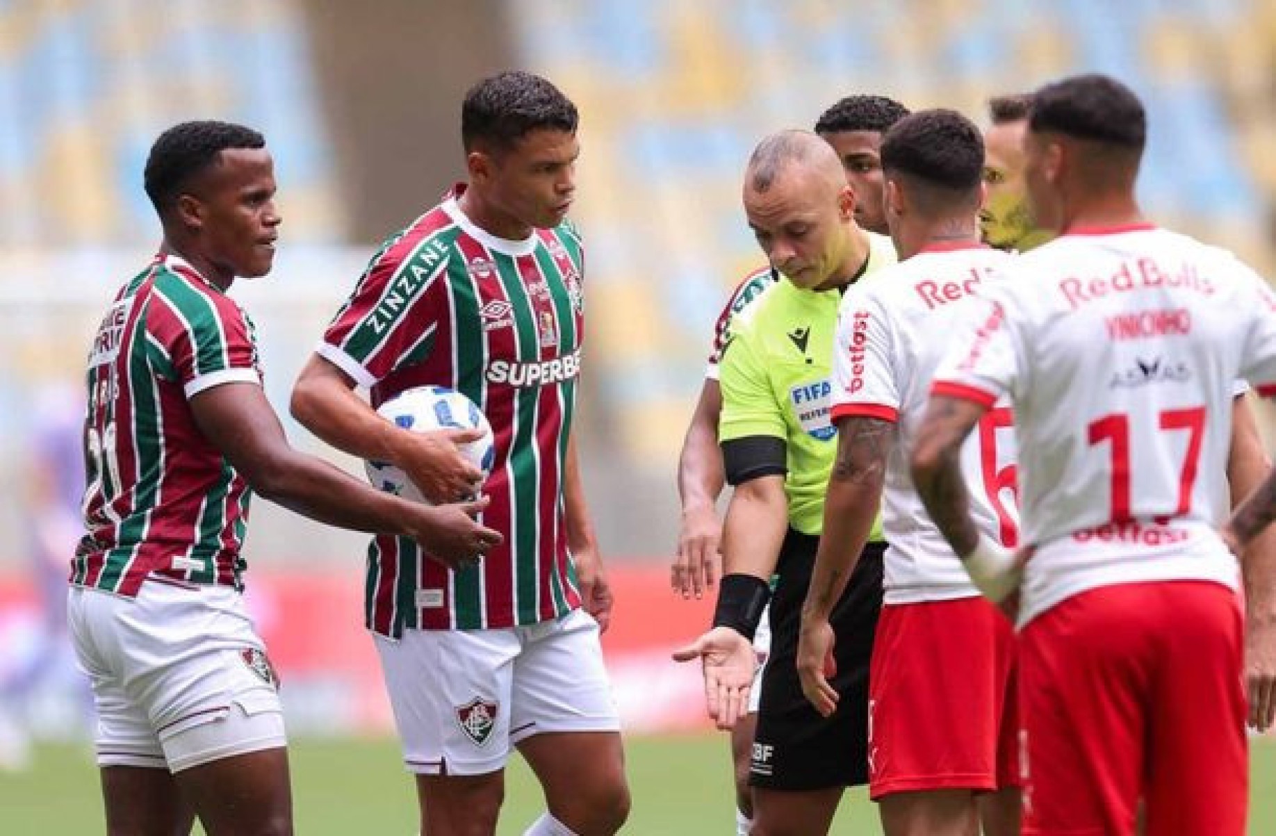 Thiago Silva, do Fluminense, celebra volta de Ganso: ‘O futebol te agradece pelo retorno’
