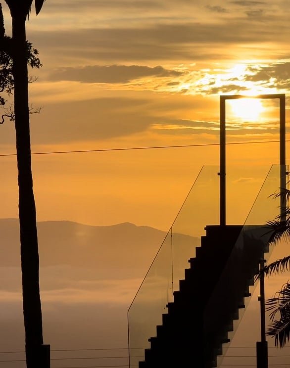 "Quase todos os dias há pedidos de namoro no local", revelou ele.