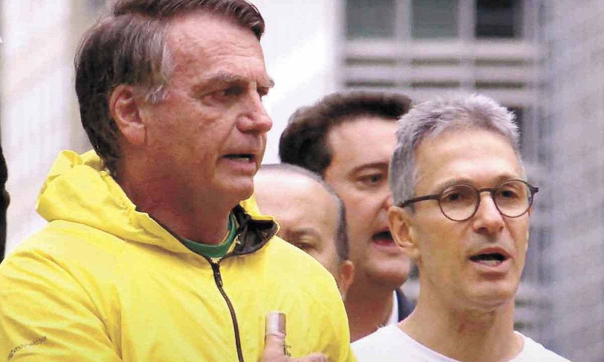 Ao lado de Bolsonaro, Zema participou no domingo (7) de ato na Avenida Paulista
- (crédito: Reprodução/Redes Sociais) Ao lado de Bolsonaro, Zema participou no domingo (7) de ato na Avenida Paulista
- (crédito: Reprodução/Redes Sociais)