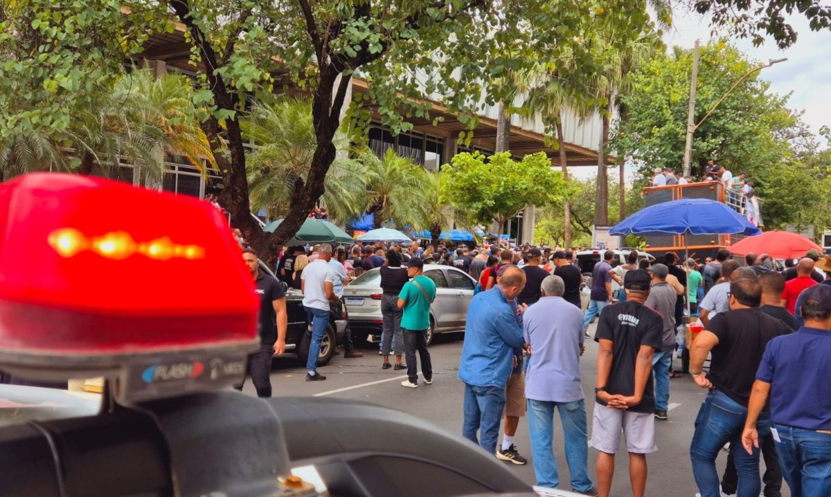 Organiza&ccedil;&atilde;o estima que cerca de 2 mil pessoas participaram do ato -  (crédito: Jair Amaral/EM/D.A Press)