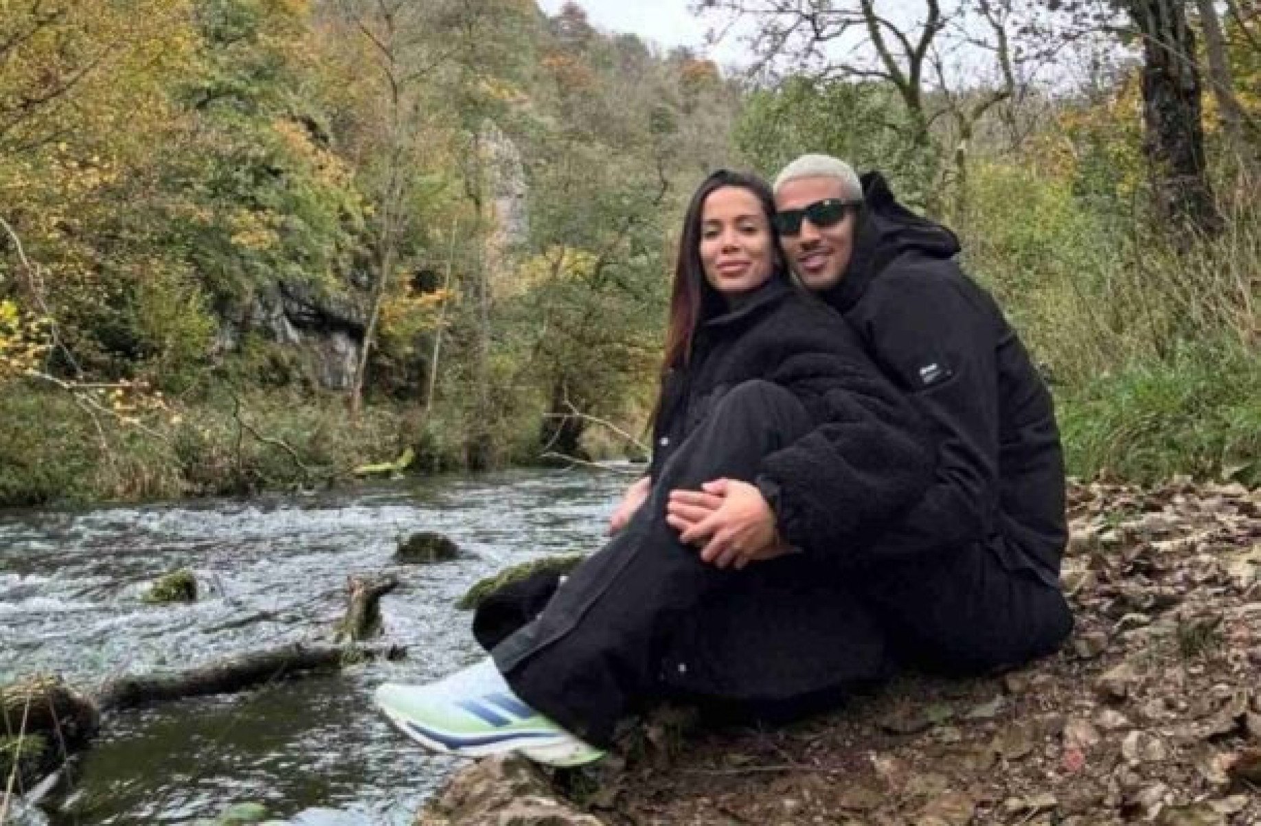 Ex-Flamengo restabelece namoro depois de caso com Anitta Ex-Flamengo restabelece namoro depois de caso com Anitta