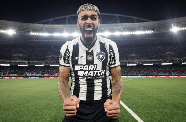BARBOZA - Controlou bem os atacantes adversários no mano a mano e no combate direto. Pecou, porém, em invertidas e lançamentos. Quando se empolgou, tentou dois arremates de longe. O segundo levou perigo - NOTA 6,5 - Foto: Vitor Silva/Botafogo