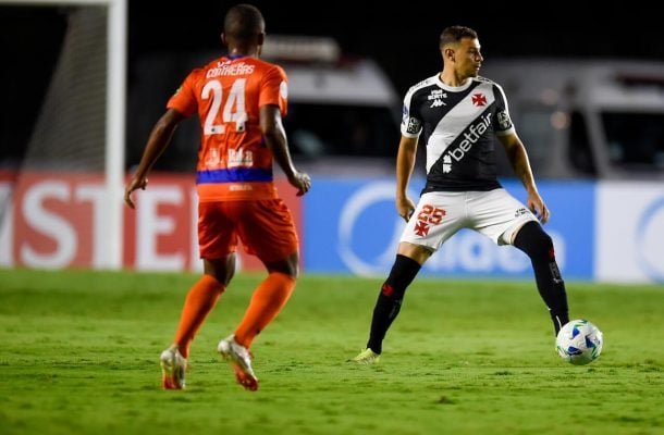 HUGO MOURA - Fez o feijão com arroz e não teve dificuldades em segurar o fraco ataque do Puerto Cabello. NOTA 6,5 - Foto: Divulgação/Conmebol